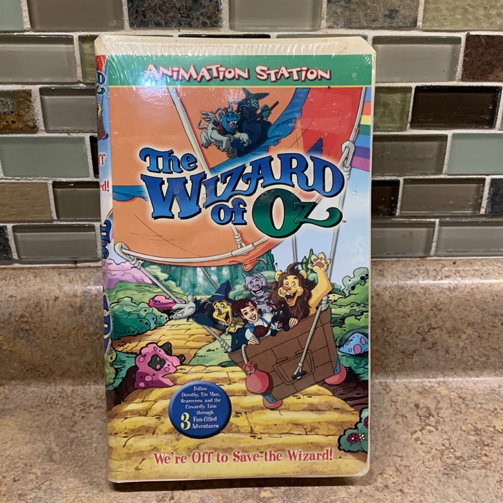 STERLING- VHS TAPE 🆕 THE WIZARD OF OZ